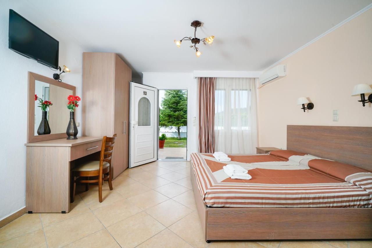 Antigone Hotel Limenas  Buitenkant foto