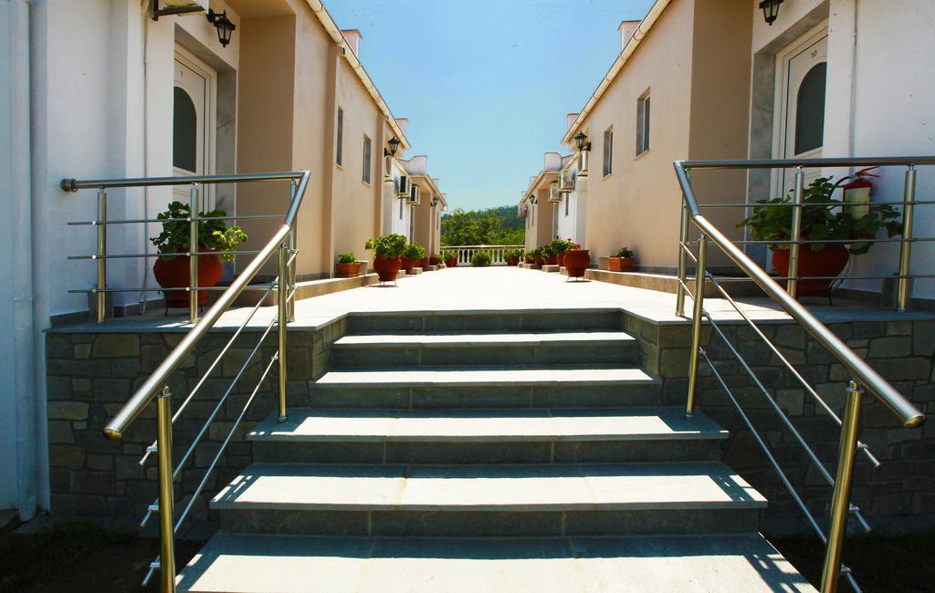 Antigone Hotel Limenas  Buitenkant foto